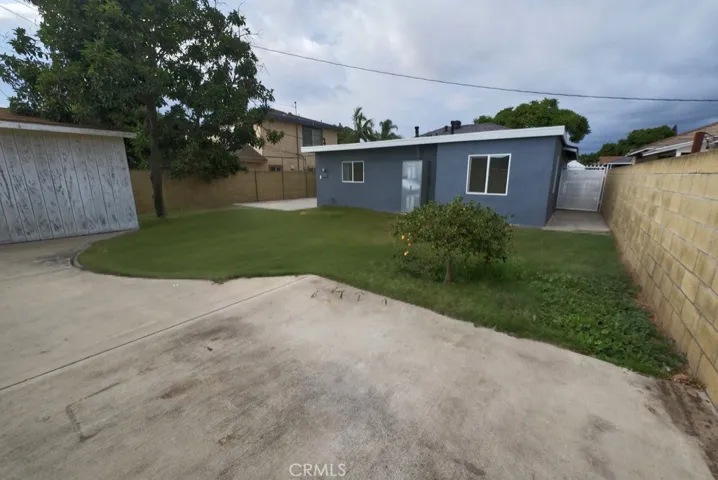Picture has photoshopped Grass
