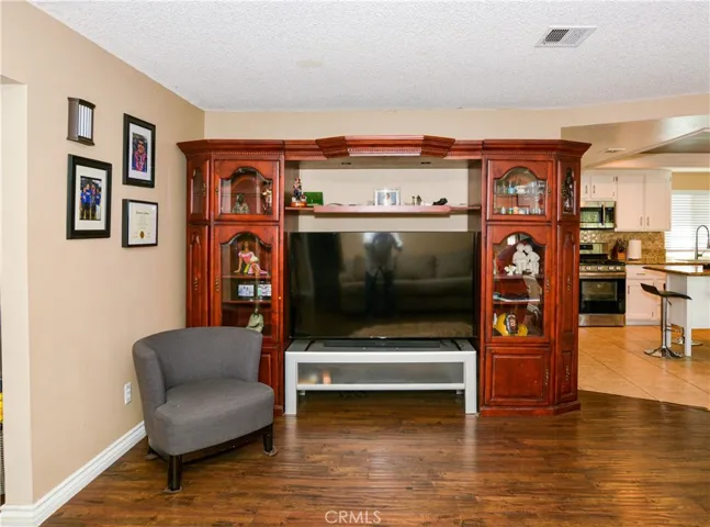 1301 Del Rio Way, Ontario, California 91764