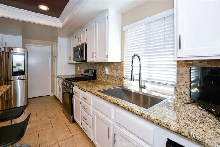 1301 Del Rio Way, Ontario, California 91764