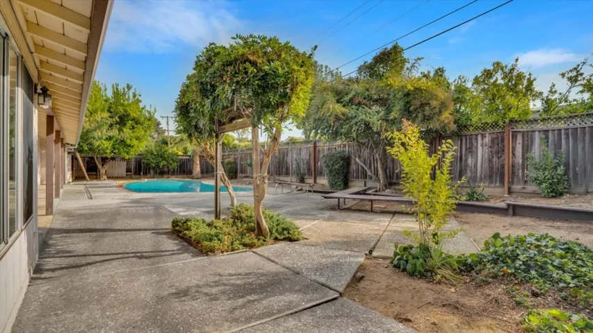 19814 Bonnie Ridge Way, Saratoga, California 95070