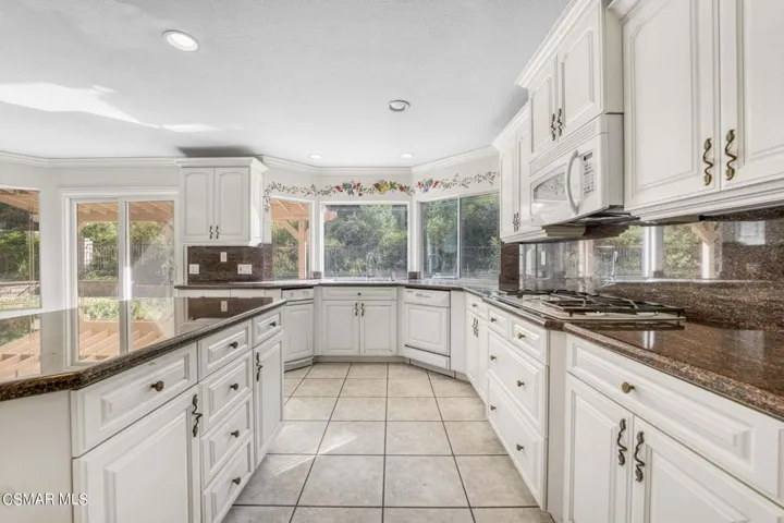 2824 Chippewa Ave, Simi Valley - HsHProd