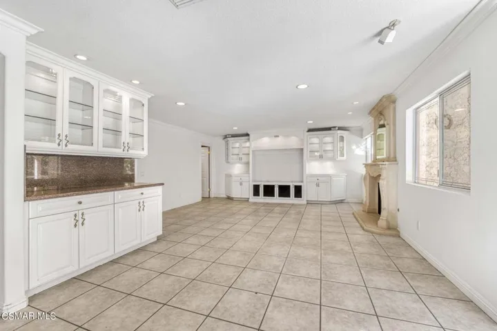 2824 Chippewa Ave, Simi Valley - HsHProd