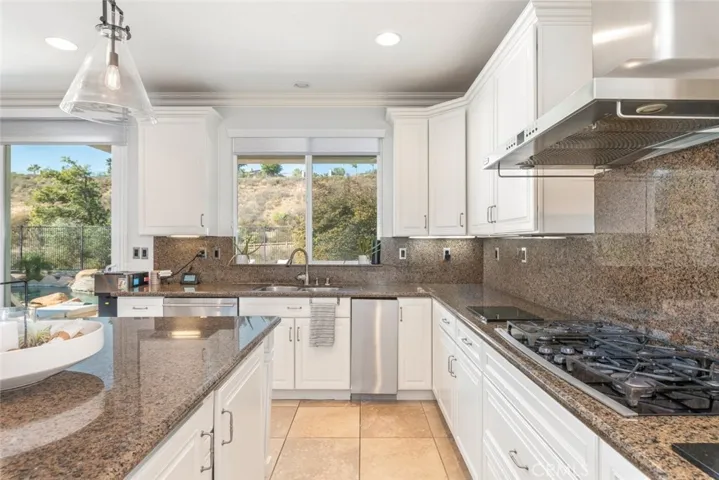 34136 Starpoint Street, Temecula, California 92592
