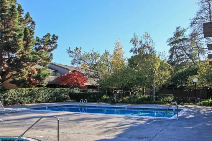 49 Showers Drive J219, Mountain View, California 94040