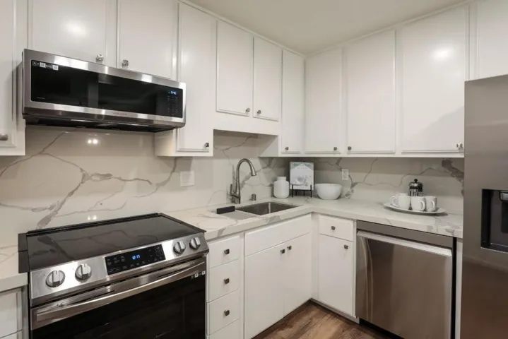 49 Showers Drive J219, Mountain View, California 94040