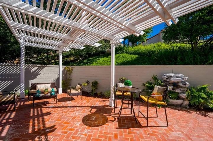 Lovely Brick Patio - Large enough for Dining and Lounging