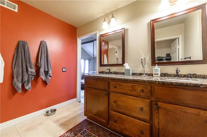 11 Oakgrove Unit 48, Irvine, California 92604