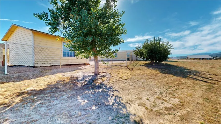 6084 Elsinore Road, Phelan, California 92371