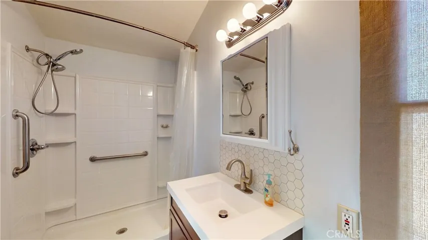 6084 Elsinore Road, Phelan, California 92371