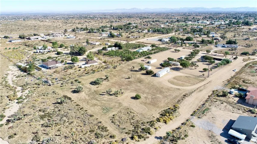 6084 Elsinore Road, Phelan, California 92371