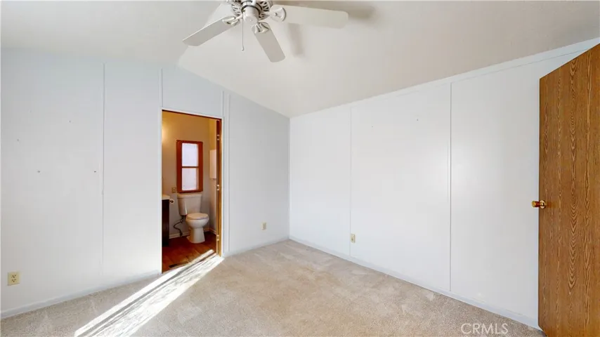 6084 Elsinore Road, Phelan, California 92371