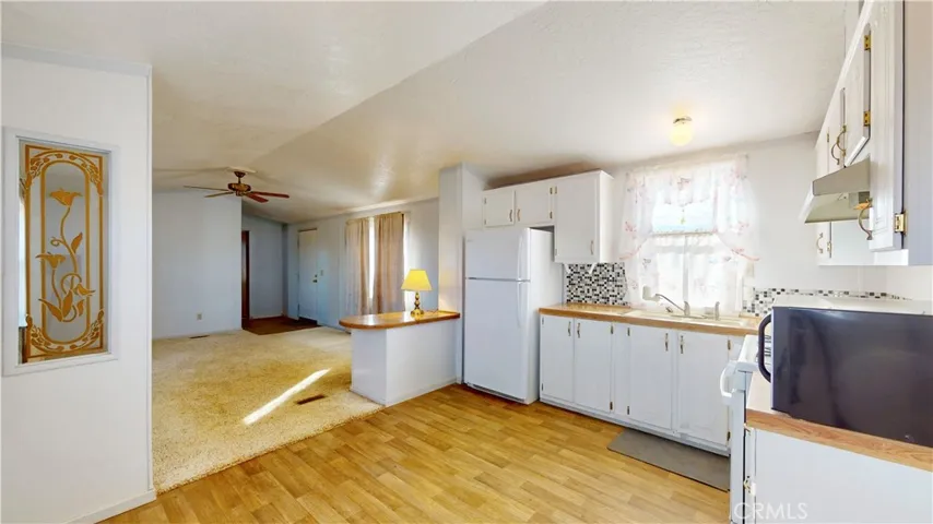 6084 Elsinore Road, Phelan, California 92371