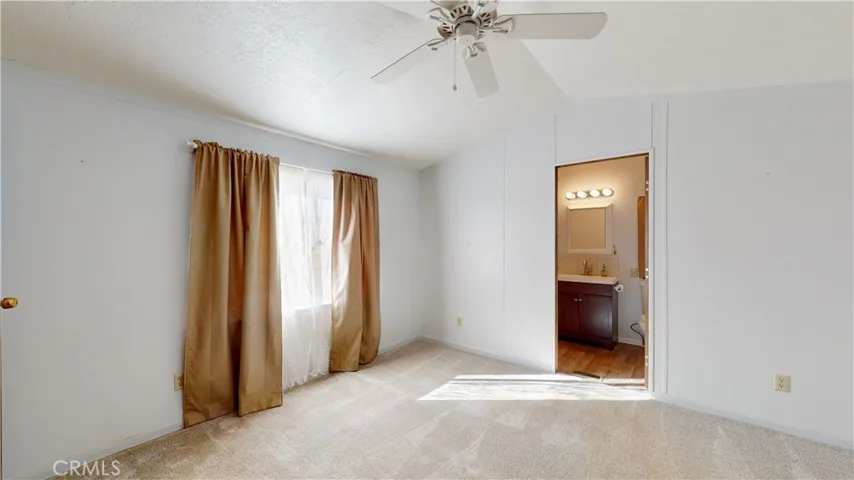 6084 Elsinore Road, Phelan, California 92371