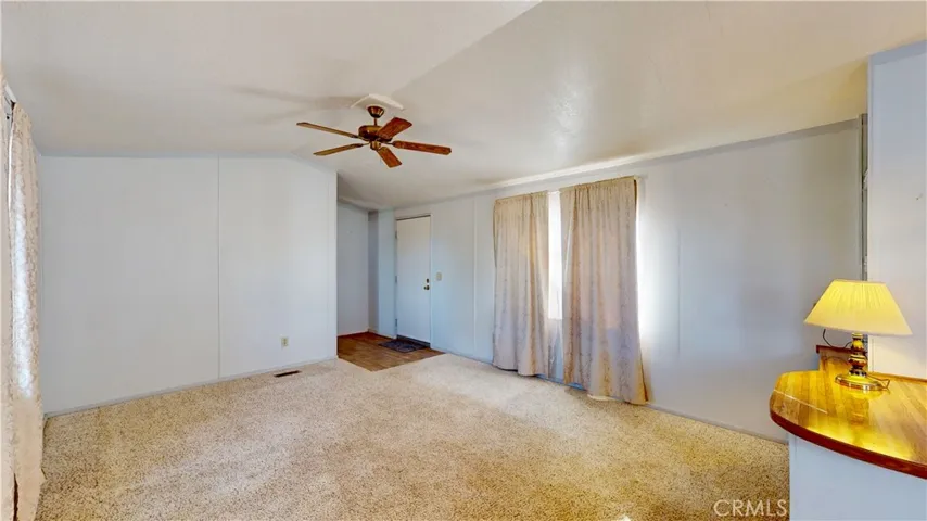 6084 Elsinore Road, Phelan, California 92371