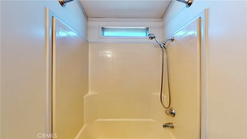 6084 Elsinore Road, Phelan, California 92371