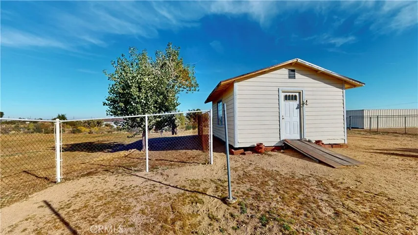 6084 Elsinore Road, Phelan, California 92371