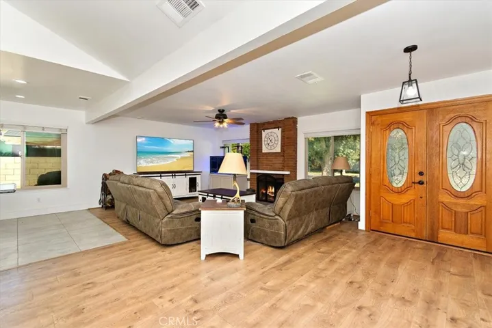 4560 Circle Lazy J Road, Riverside, California 92501