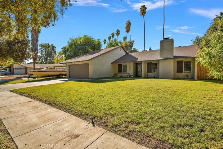 4560 Circle Lazy J Road, Riverside, California 92501
