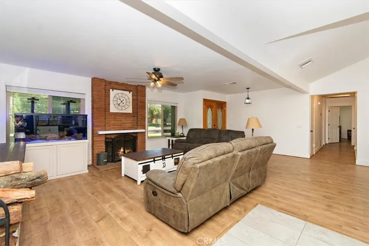 4560 Circle Lazy J Road, Riverside, California 92501