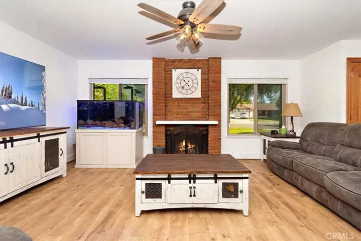 4560 Circle Lazy J Road, Riverside, California 92501