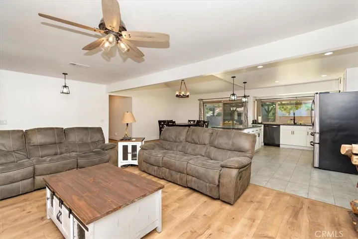 4560 Circle Lazy J Road, Riverside, California 92501