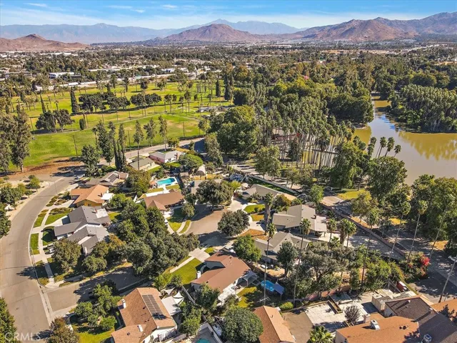 4560 Circle Lazy J Road, Riverside, California 92501