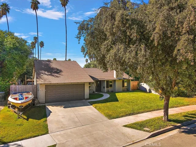 4560 Circle Lazy J Road, Riverside, California 92501