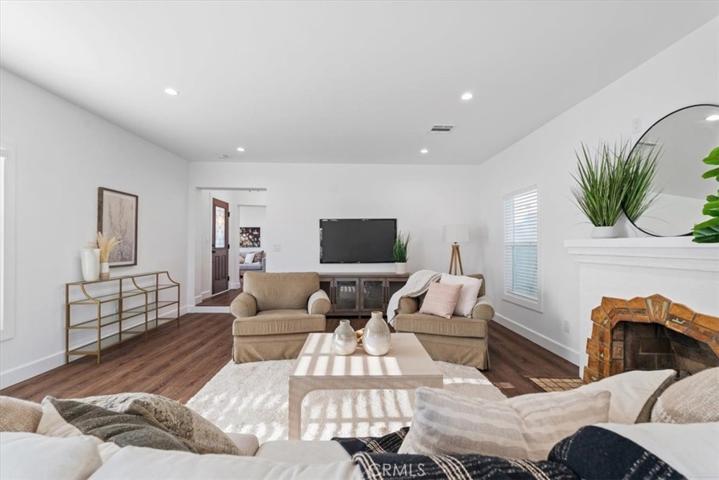 1859 W 84th Street, Los Angeles, California 90047