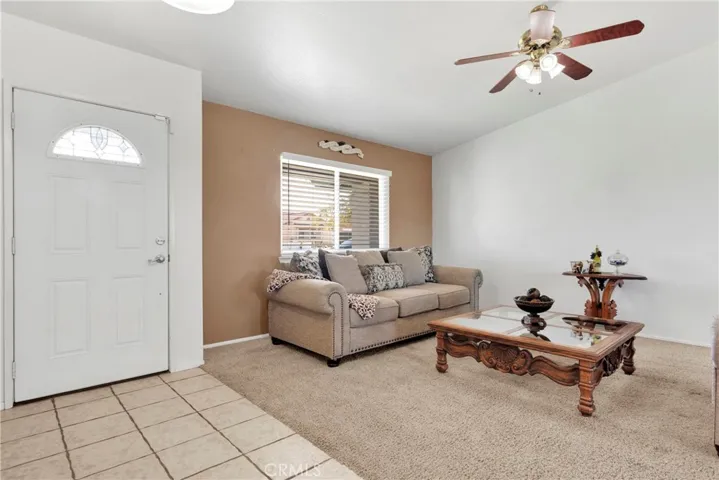 15454 Via Cartagena Street, Hesperia, California 92345