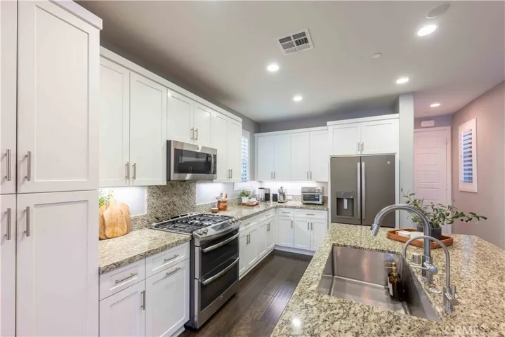 200 Finch, Lake Forest, California 92630