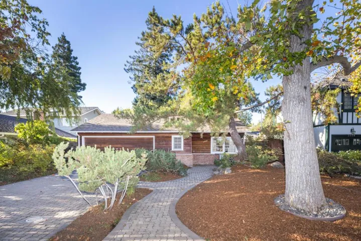 2828 South Court, Palo Alto, California 94306