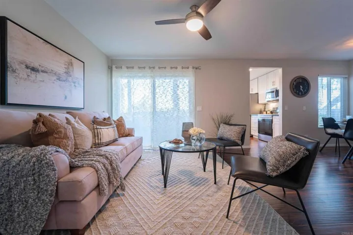 225 Diamond Way #110, Vista, California 92083