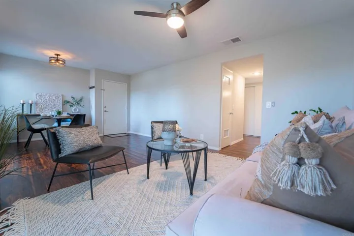 225 Diamond Way #110, Vista, California 92083