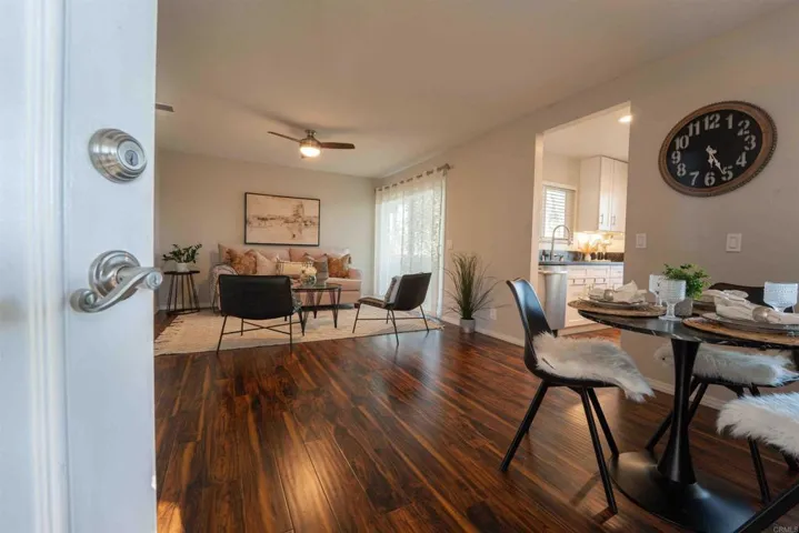 225 Diamond Way #110, Vista, California 92083