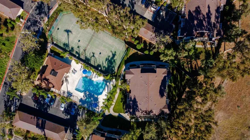 225 Diamond Way #110, Vista, California 92083
