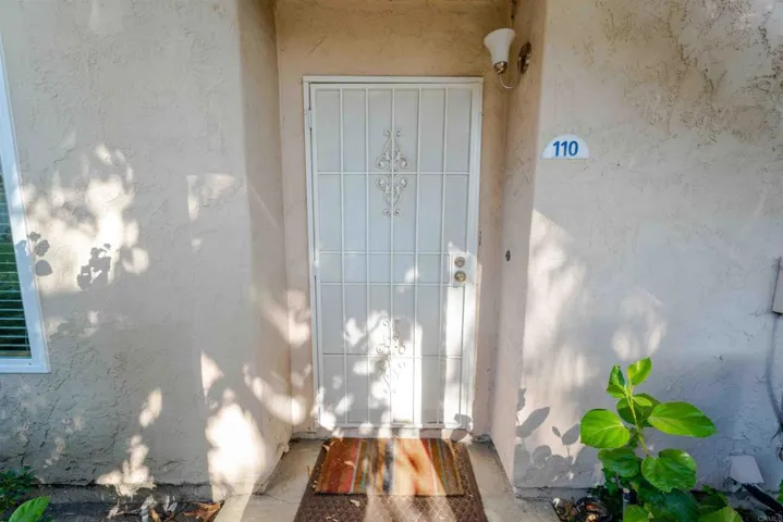 225 Diamond Way #110, Vista, California 92083