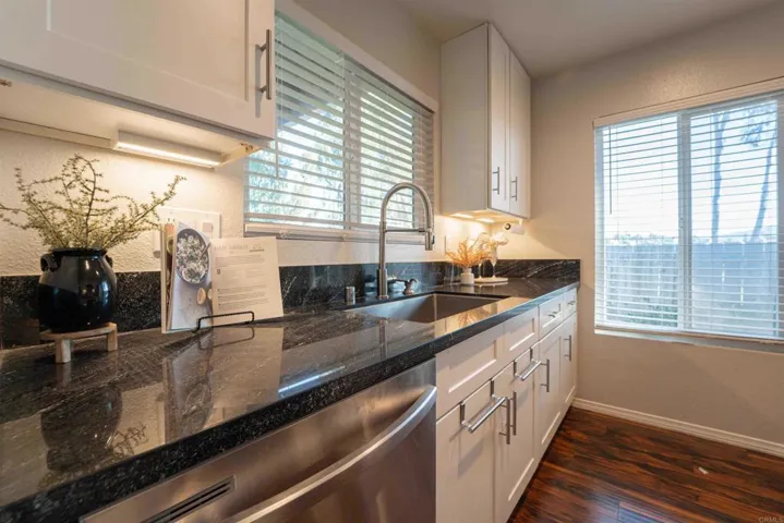 225 Diamond Way #110, Vista, California 92083