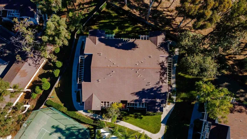 225 Diamond Way #110, Vista, California 92083