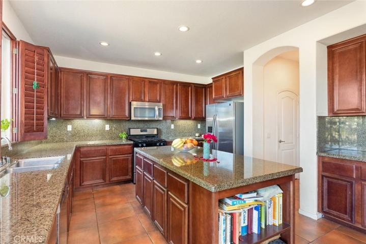 1240 Dutch Mill, Hemet, California 92545