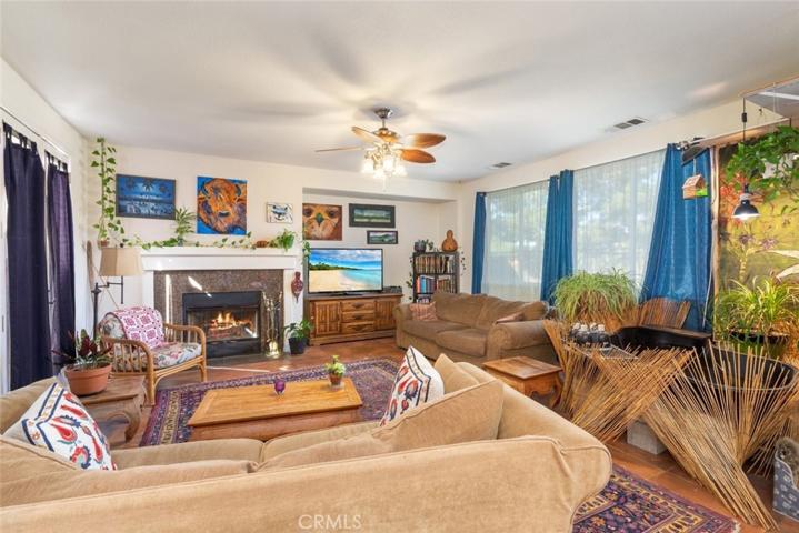 1240 Dutch Mill, Hemet, California 92545