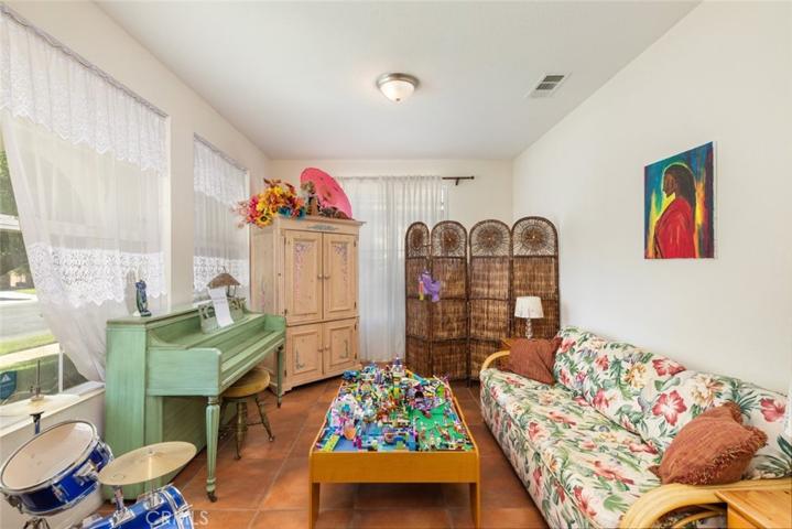 1240 Dutch Mill, Hemet, California 92545