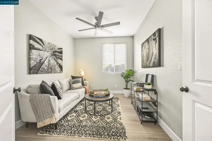 Bedroom Media Room or Office...Your Choice!