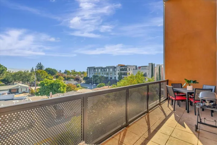 334 Santana Row 330, San Jose, California 95128