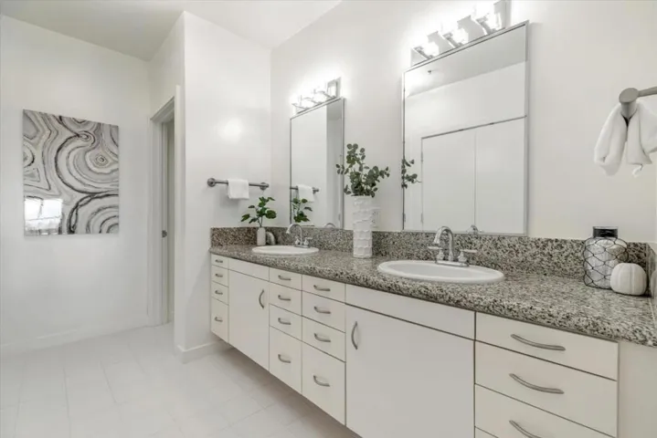 334 Santana Row 330, San Jose, California 95128