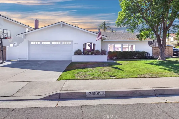 Corner-Unit, Single-Story - 4 bed 2 bath
