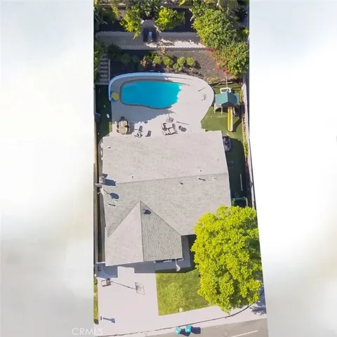 Nice sized lot to entertain your guests.