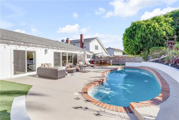 24881 Via Florecer, Mission Viejo, California 92692