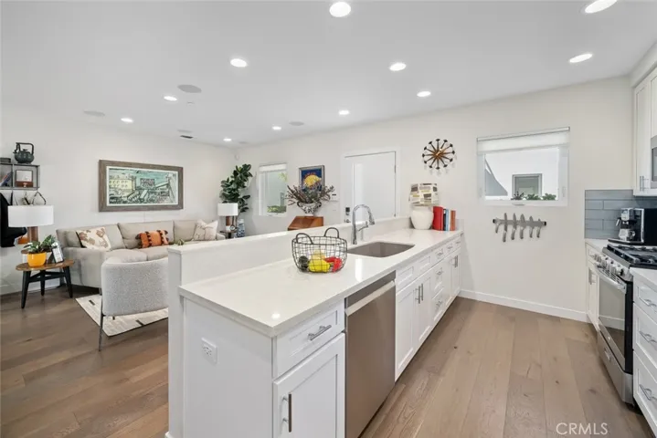 Contemporary Kitchen