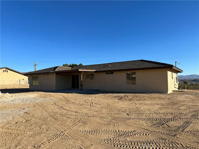 24140 Shoshone Road, Apple Valley, California 92307