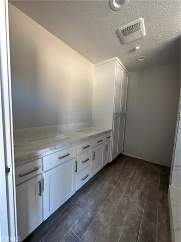 24140 Shoshone Road, Apple Valley, California 92307